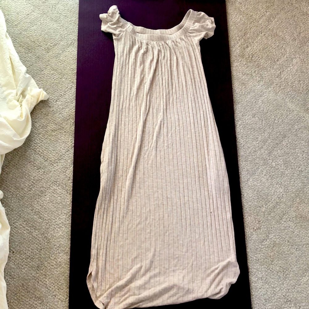 Comfy casual dress with pockets.